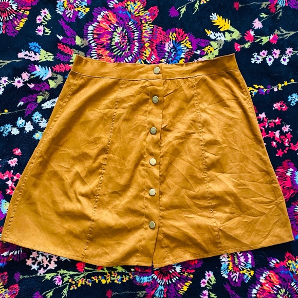 SHEIN Brown Faux Suede Button Up Skirt - Picture 2 of 4